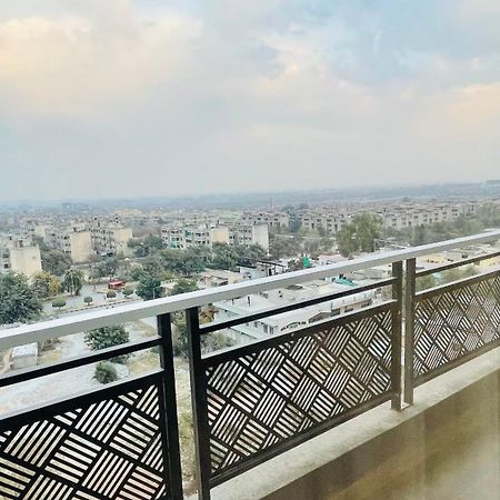 Flat In Central 이슬라마바드 외부 사진