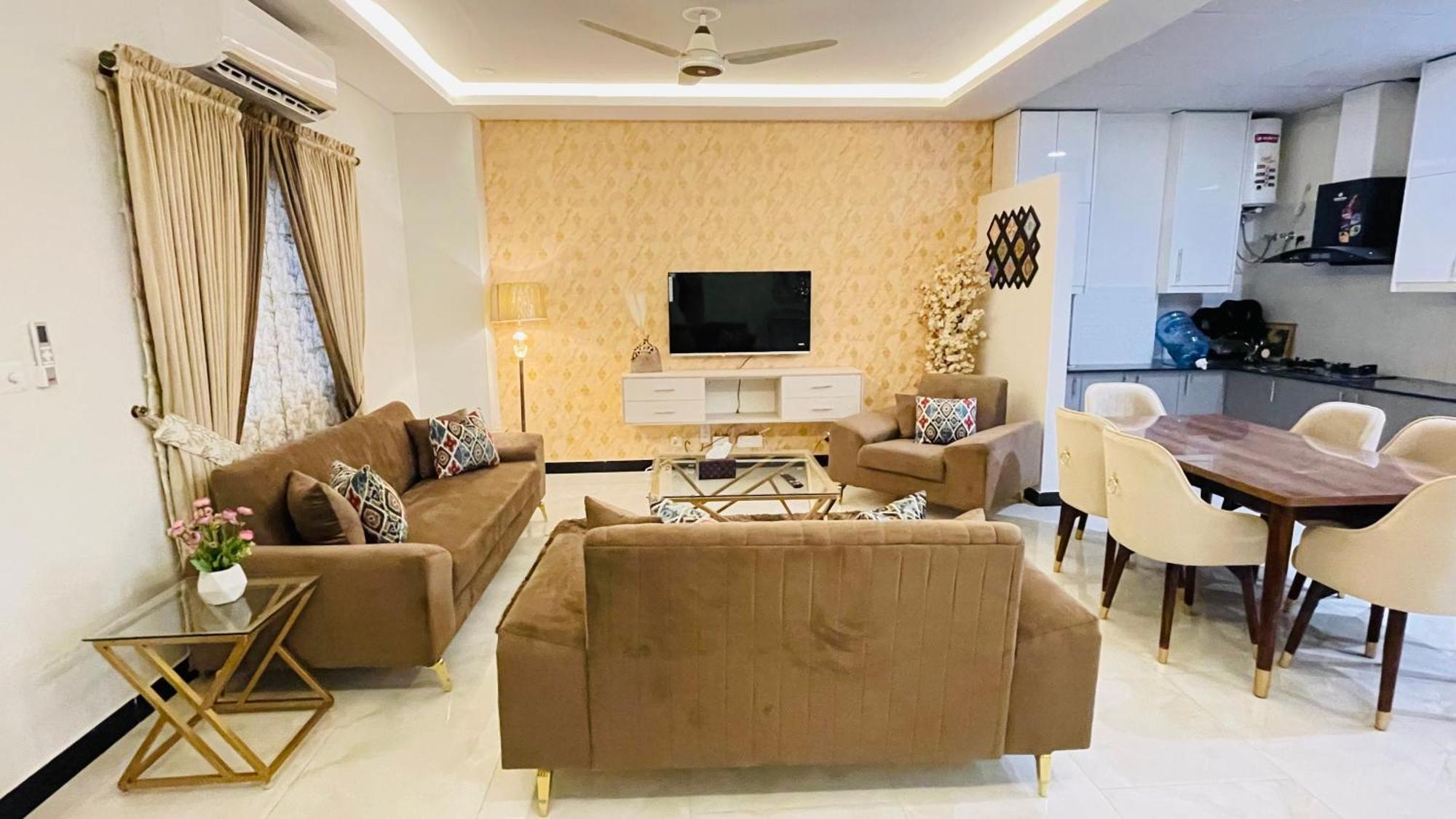 Flat In Central 이슬라마바드 외부 사진