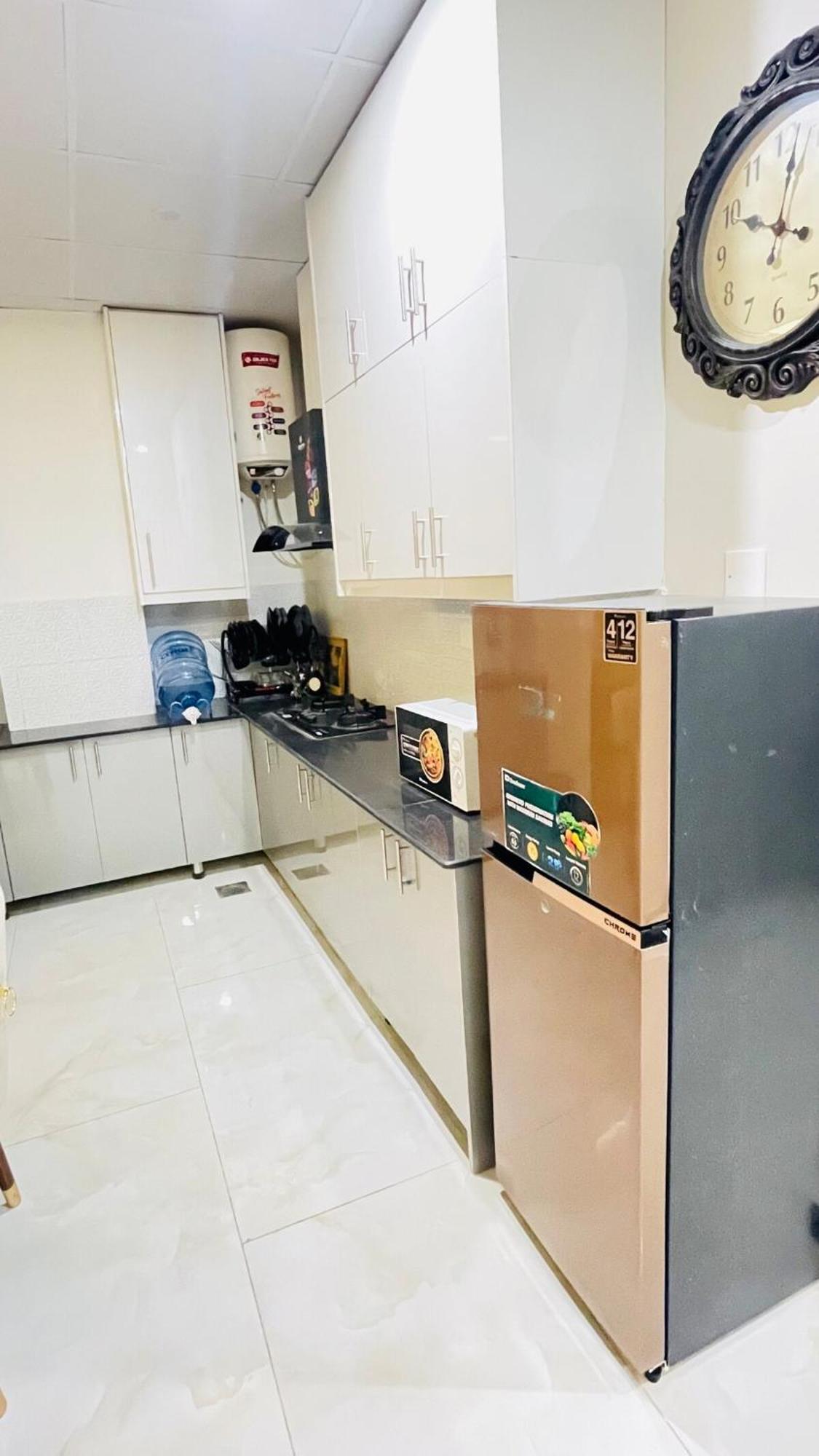 Flat In Central 이슬라마바드 외부 사진