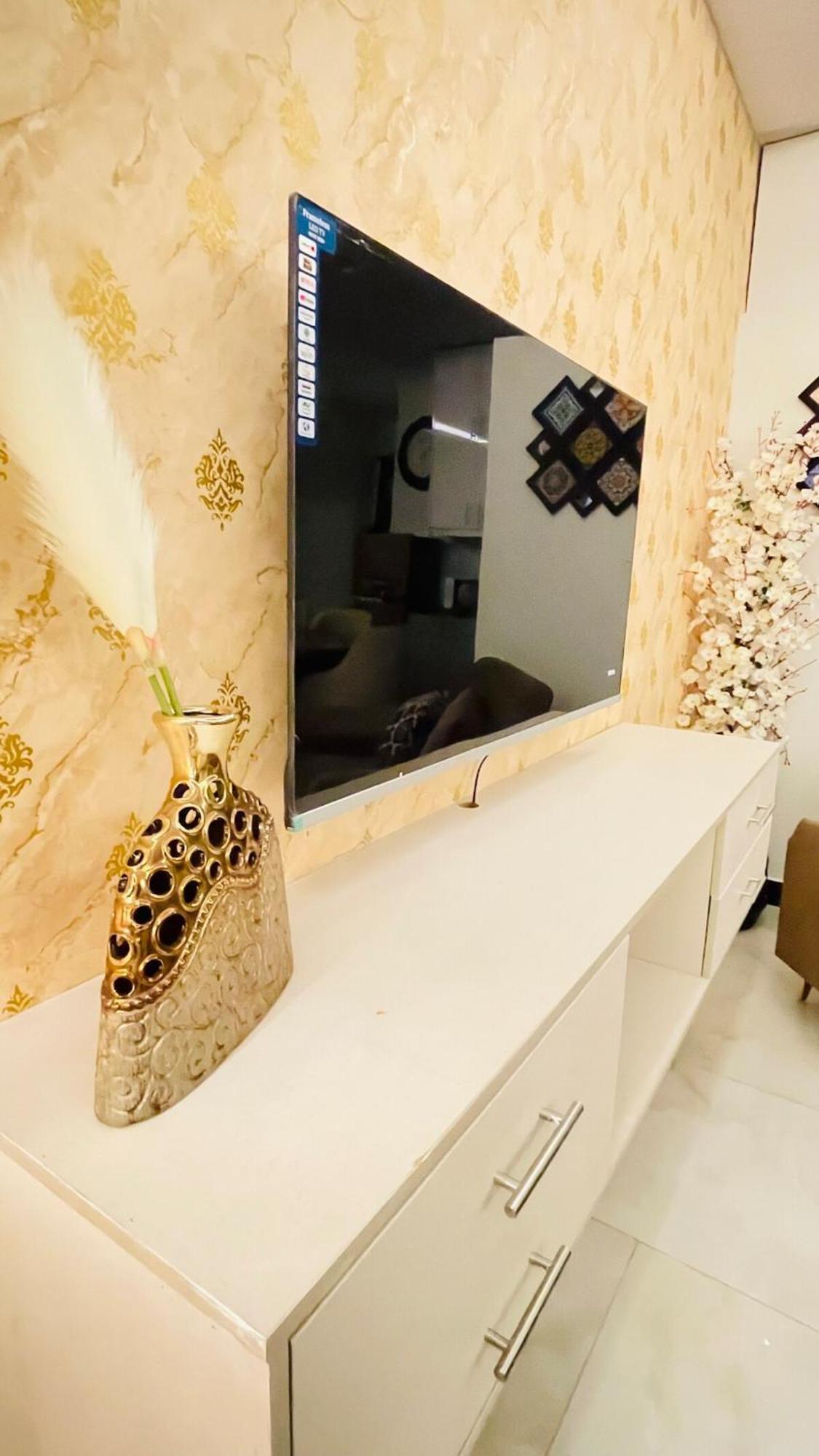 Flat In Central 이슬라마바드 외부 사진