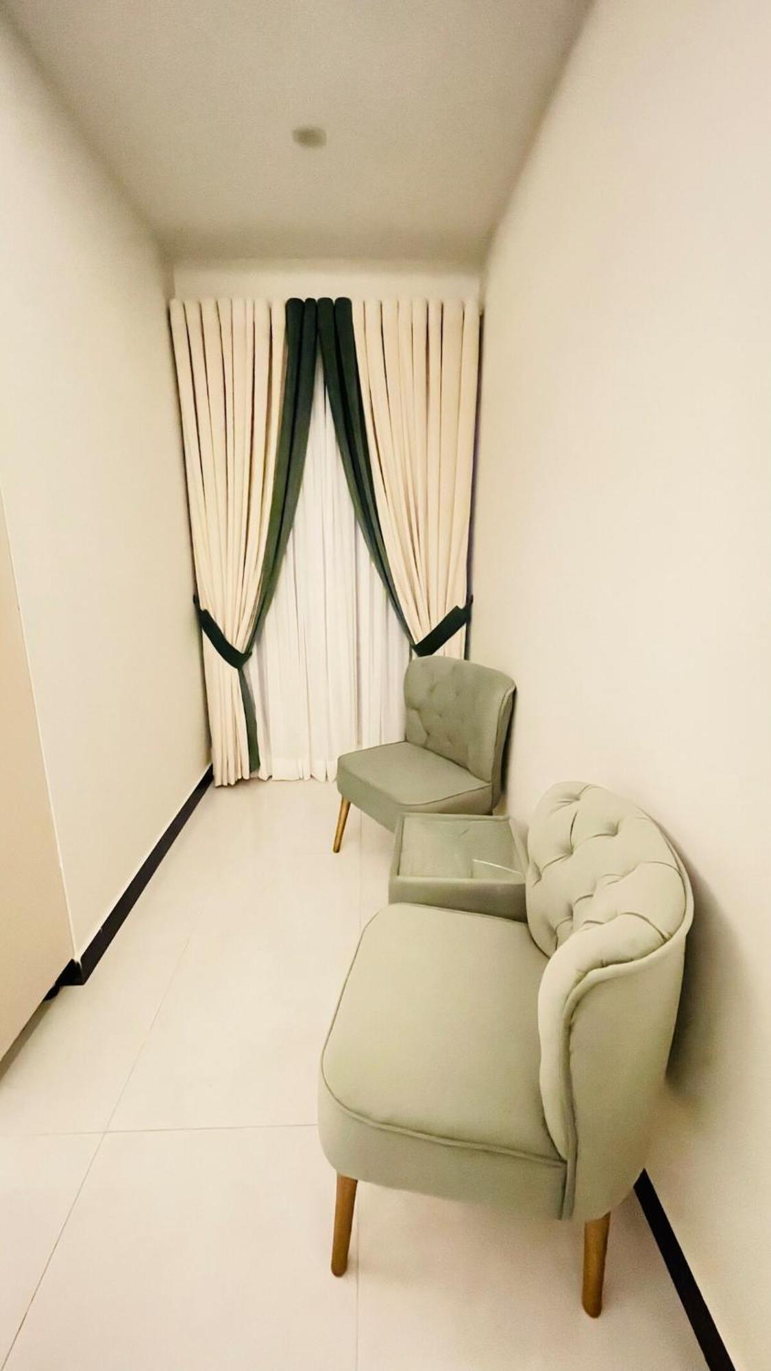 Flat In Central 이슬라마바드 외부 사진