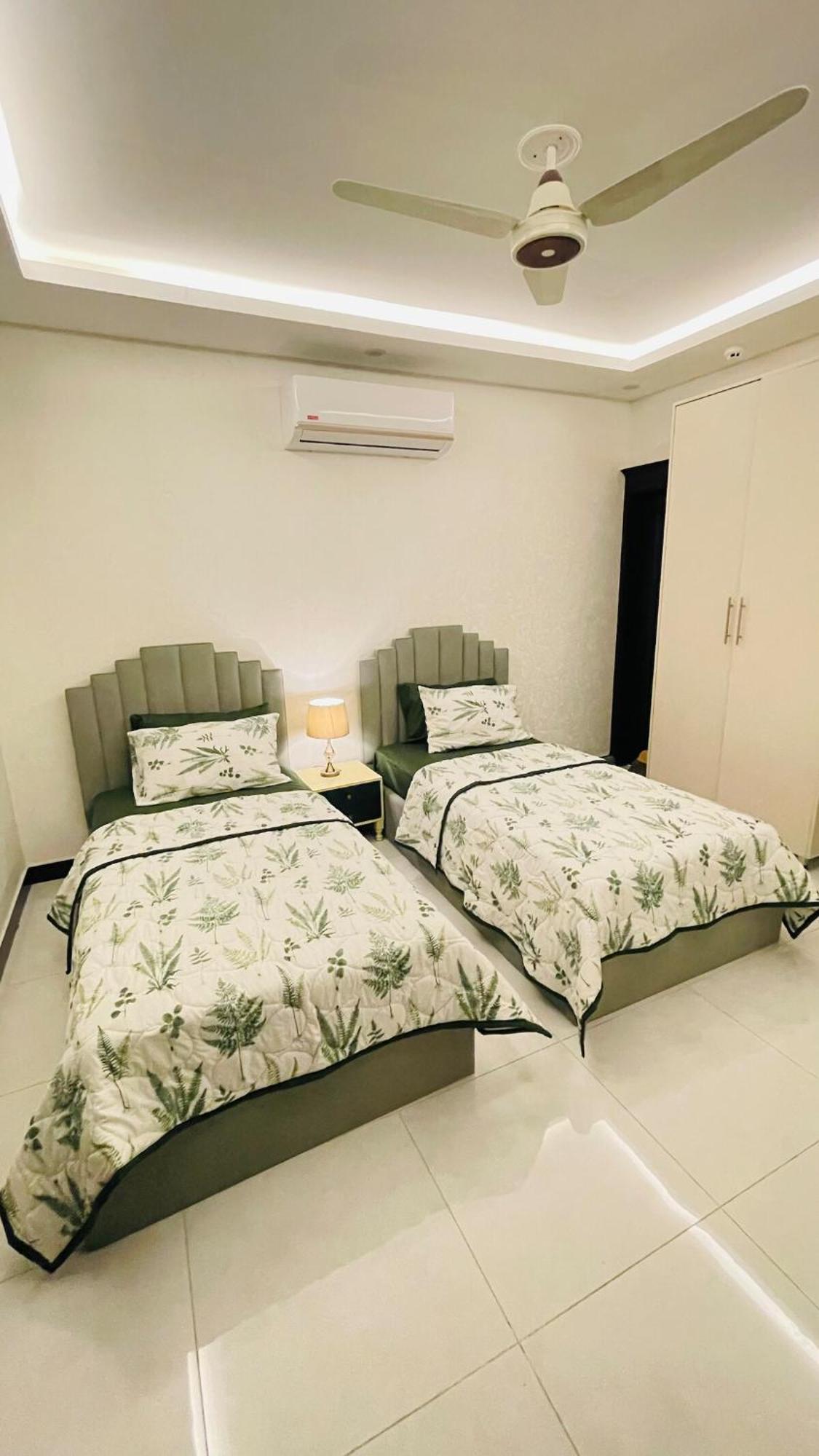 Flat In Central 이슬라마바드 외부 사진